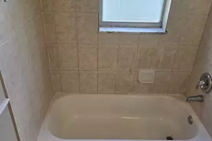 4451 Treehouse Ln, Tamarac, FL 33319 - Photo 8