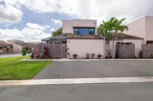 12350 NW 12th Ct, Pembroke Pines, FL 33026 - Photo 18