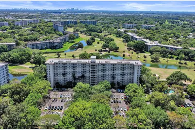 3520 Oaks Way #1010, Pompano Beach, FL 33069 - Photo 1