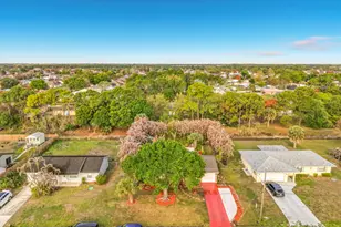 534 NW Kingston St, Port Saint Lucie, FL 34983 - Photo 6