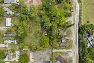 5133 Pine Grove Dr N, West Palm Beach, FL 33417 - Photo 2