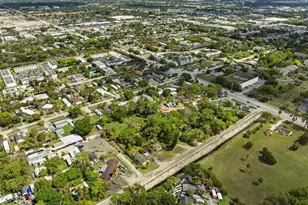 5133 Pine Grove Dr N, West Palm Beach, FL 33417 - Photo 4