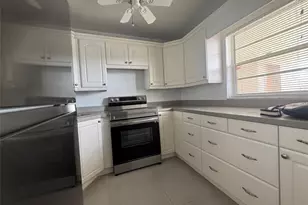 9235 Lagoon Pl, Davie, FL 33324 - Photo 4