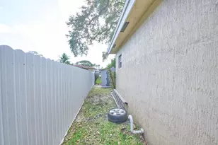 3298 NW 49th St, Miami, FL 33142 - Photo 12