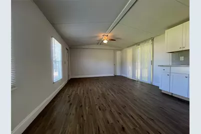 585 NW Avenue D, Moore Haven, FL 33471 - Photo 8