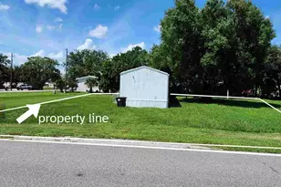 585 NW Ave D, Moore Haven, FL 33471 - Photo 10