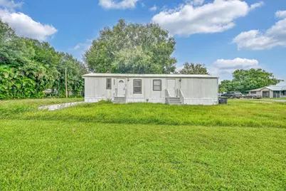 585 NW Avenue D, Moore Haven, FL 33471 - Photo 14