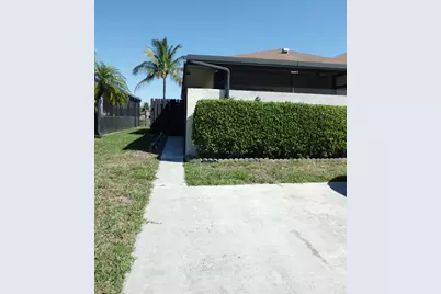 5255 Mendoza Street, West Palm Beach, FL 33415 - Photo 2