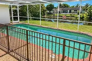 8528 Windsor Dr, Miramar, FL 33025 - Photo 10