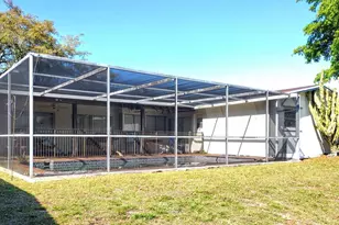 8528 Windsor Dr, Miramar, FL 33025 - Photo 6