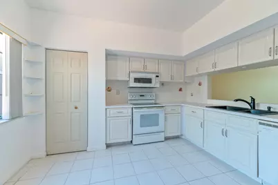 6622 Villa Sonrisa Drive #812, Boca Raton, FL 33433 - Photo 12