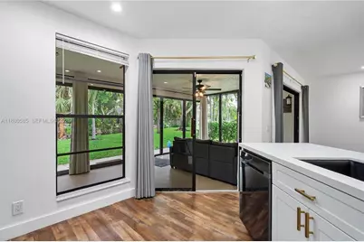 385 NW 36th Avenue, Deerfield Beach, FL 33442 - Photo 10