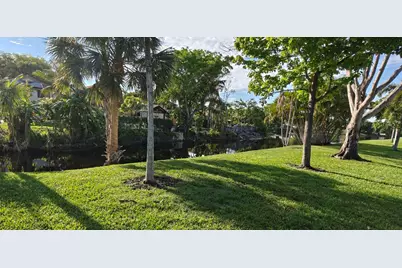 385 NW 36th Avenue, Deerfield Beach, FL 33442 - Photo 28