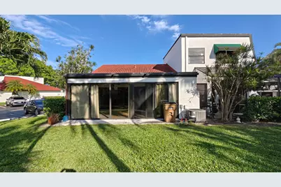 385 NW 36th Avenue, Deerfield Beach, FL 33442 - Photo 4