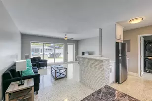 2017 NE 26th St, Wilton Manors, FL 33305 - Photo 4