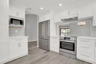 9 Lexington Ln E, Palm Beach Gardens, FL 33418 - Photo 10