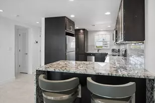 511 Bayshore Dr, Fort Lauderdale, FL 33304 - Photo 2