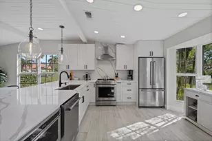 2235 Las Brisas Ct, Wellington, FL 33414 - Photo 16