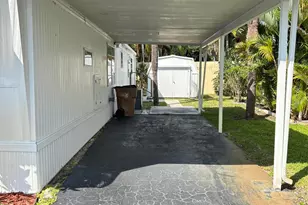 615 Alamanda Ln, Deerfield Beach, FL 33442 - Photo 4