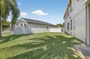 1716 NW 166th Ave, Pembroke Pines, FL 33028 - Photo 46