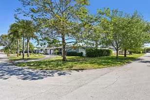 818 SE 9th Terrace, Deerfield Beach, FL 33441 - Photo 1