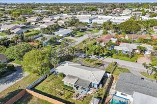 818 SE 9th Terrace, Deerfield Beach, FL 33441 - Photo 4