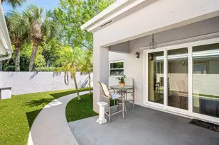 27 Wyndham Ln, Palm Beach Gardens, FL 33418 - Photo 16