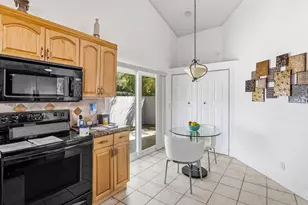 27 Wyndham Ln, Palm Beach Gardens, FL 33418 - Photo 10