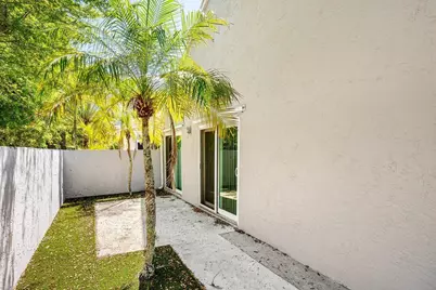 27 Wyndham Lane, Palm Beach Gardens, FL 33418 - Photo 18