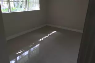 11 NE 17th Ave, Pompano Beach, FL 33060 - Photo 8