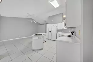 10160 NW 3rd Ct, Plantation, FL 33324 - Photo 8