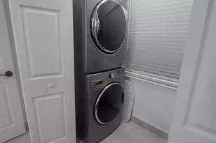 1670 NE 1st Ave, Pompano Beach, FL 33060 - Photo 20