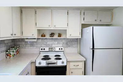 2800 Ashley Drive E #B, West Palm Beach, FL 33415 - Photo 4