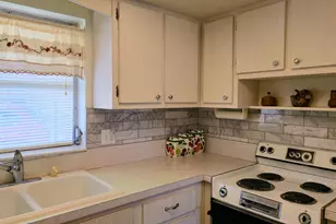 2800 Ashley Dr E, West Palm Beach, FL 33415 - Photo 6