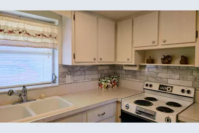 2800 Ashley Drive E #B, West Palm Beach, FL 33415 - Photo 6