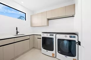 2324 SW 26th St, Miami, FL 33133 - Photo 34