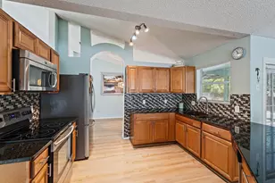 921 NE Zebrina Senda, Jensen Beach, FL 34957 - Photo 18