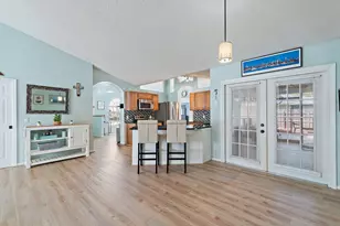 921 NE Zebrina Senda, Jensen Beach, FL 34957 - Photo 14