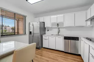 170 Lakeview Dr, Weston, FL 33326 - Photo 4