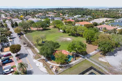 9778 NW 128th Lane, Hialeah Gardens, FL 33018 - Photo 34