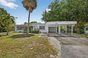 1040 SE 5th Street SE, Stuart, FL 34996 - Photo 1