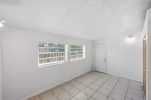874 NW 74th St, Miami, FL 33150 - Photo 20