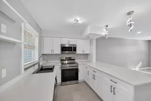 1002 Shorewinds Dr, Fort Pierce, FL 34949 - Photo 10