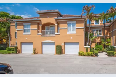 5020 Fairways Circle #202, Vero Beach, FL 32967 - Photo 1