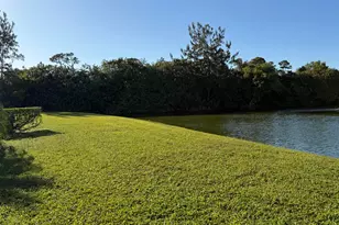 81 Camden Dr, West Palm Beach, FL 33417 - Photo 4