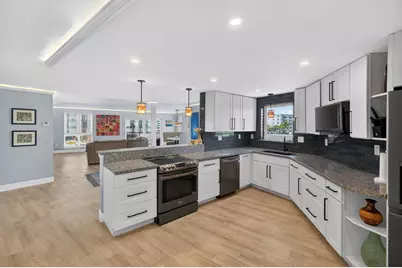 8125 Crespi Boulevard #2, Miami Beach, FL 33141 - Photo 36