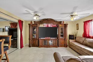 1827 Pinehurst Dr, West Palm Beach, FL 33407 - Photo 10