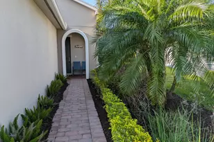 10247 SW Indian Lilac Trail, Port Saint Lucie, FL 34987 - Photo 4