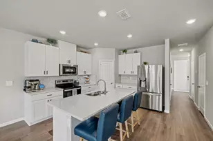 5747 SE Edgewater Cir, Stuart, FL 34997 - Photo 12