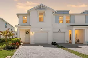5747 SE Edgewater Cir, Stuart, FL 34997 - Photo 1